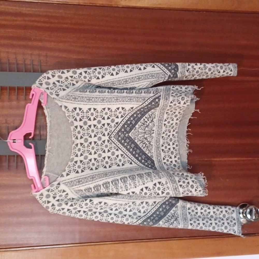 5 For $15 Anama geometric French Terry pullover size small